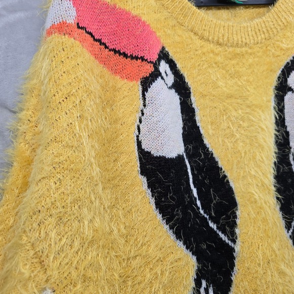 Farm Rio Size Small Yellow Eyelash Knit Toucan Oversized Sweater - Picture 3 of 9